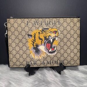 Gucci GG Supreme Tiger Clutch~EUC